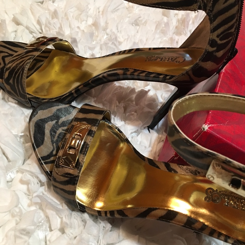 Carlos Santana gold zebra heels - Picture 2 of 6